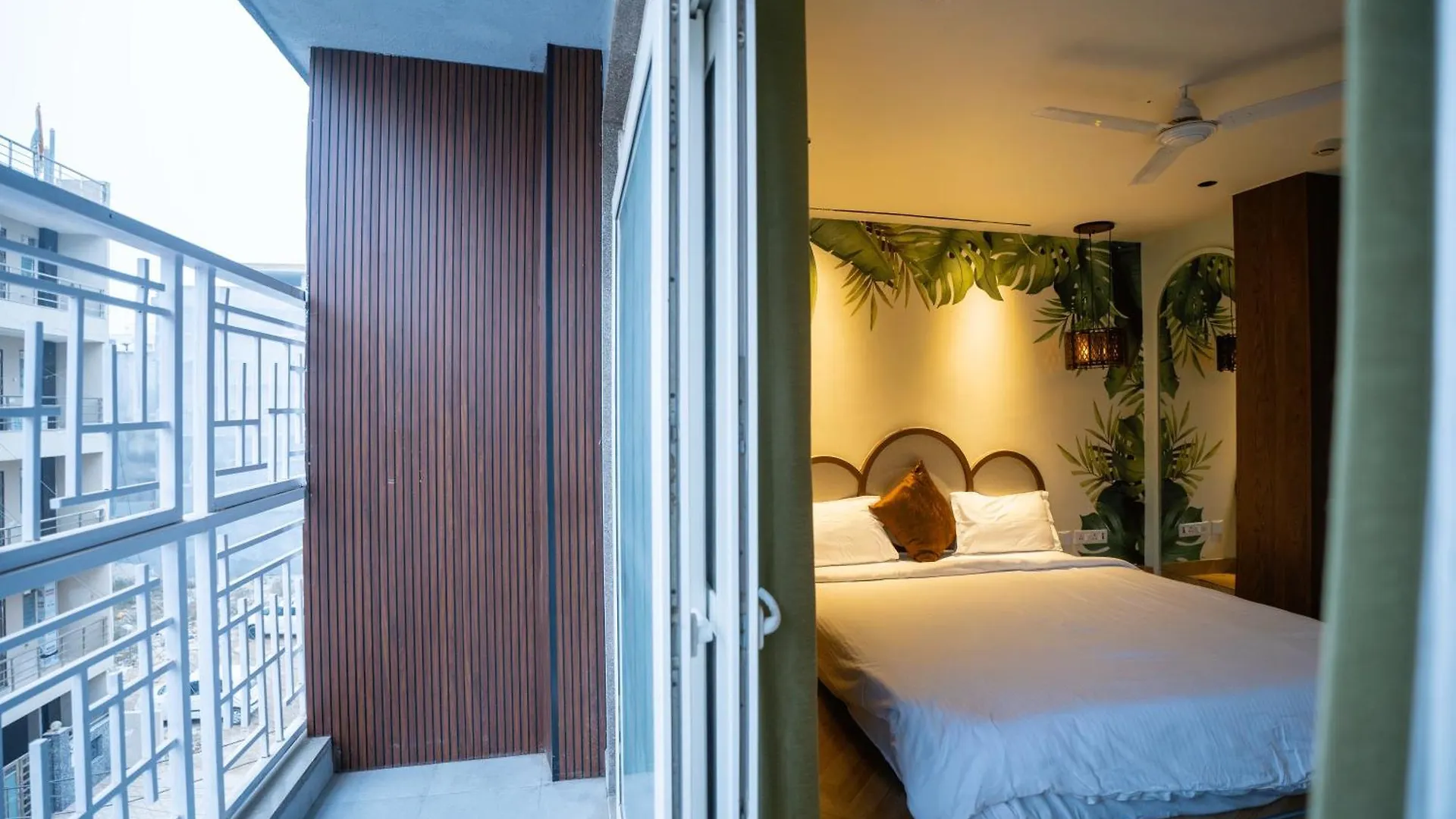 Orsom Stays Sassy - Sector 42 Gurgaon Hotel