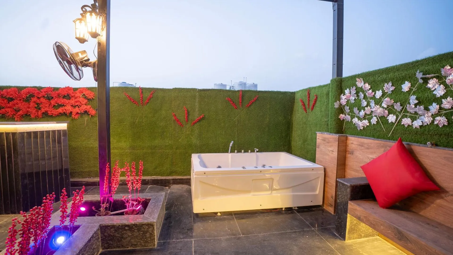 Orsom Stays Sassy - Sector 42 Gurgaon