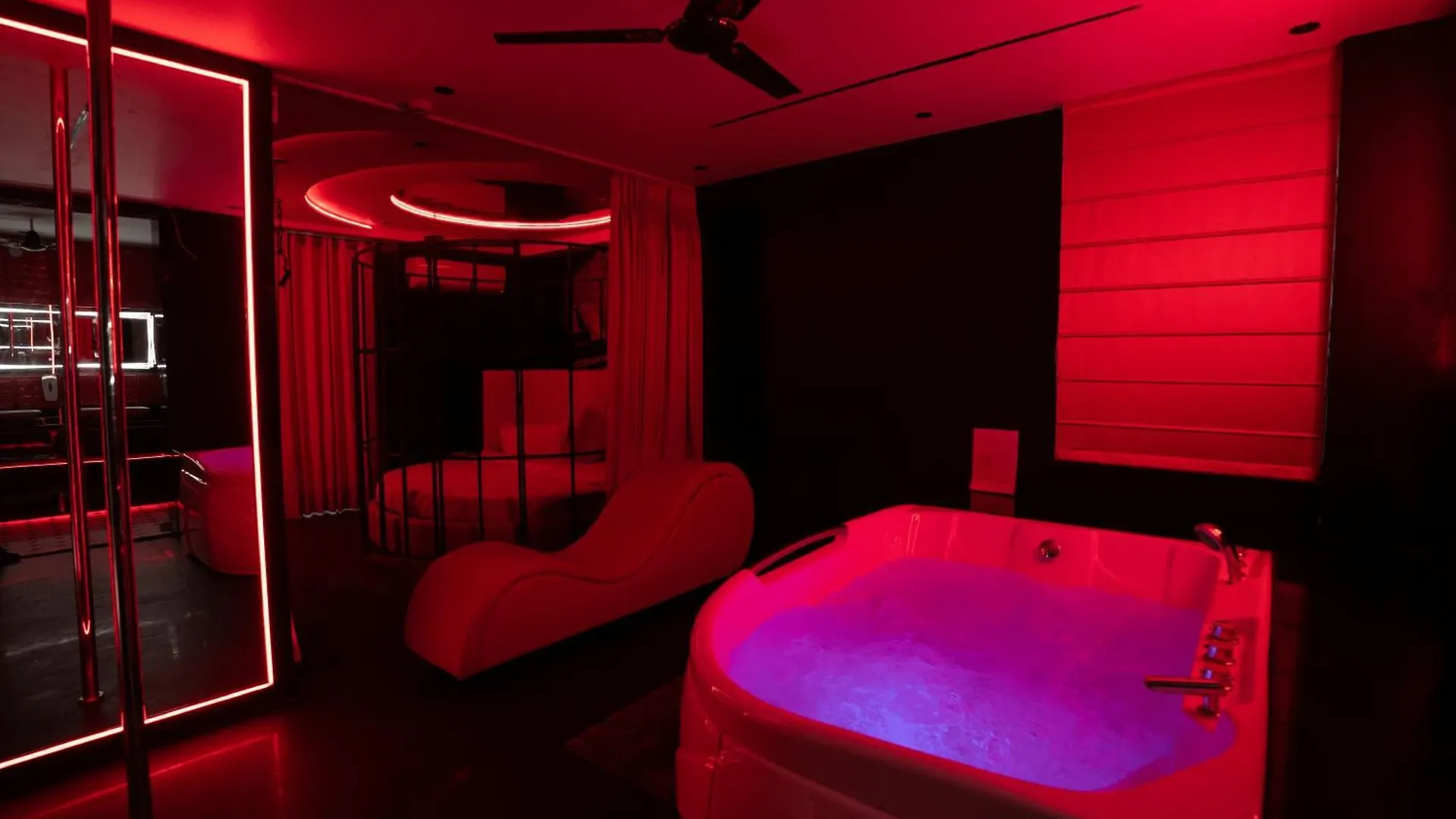 Hotel Orsom Stays Sassy - Sector 42 Gurgaon