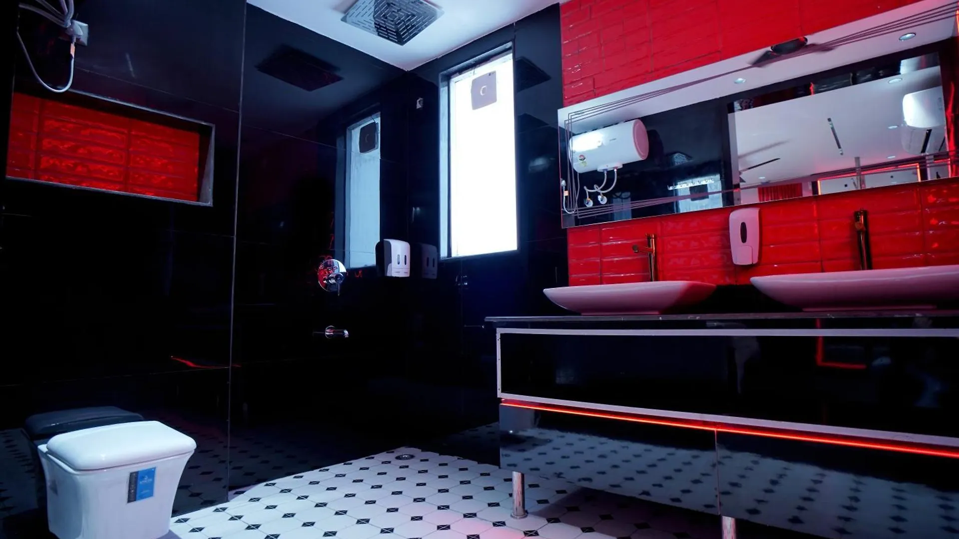 Hotel Orsom Stays Sassy - Sector 42 Gurgaon