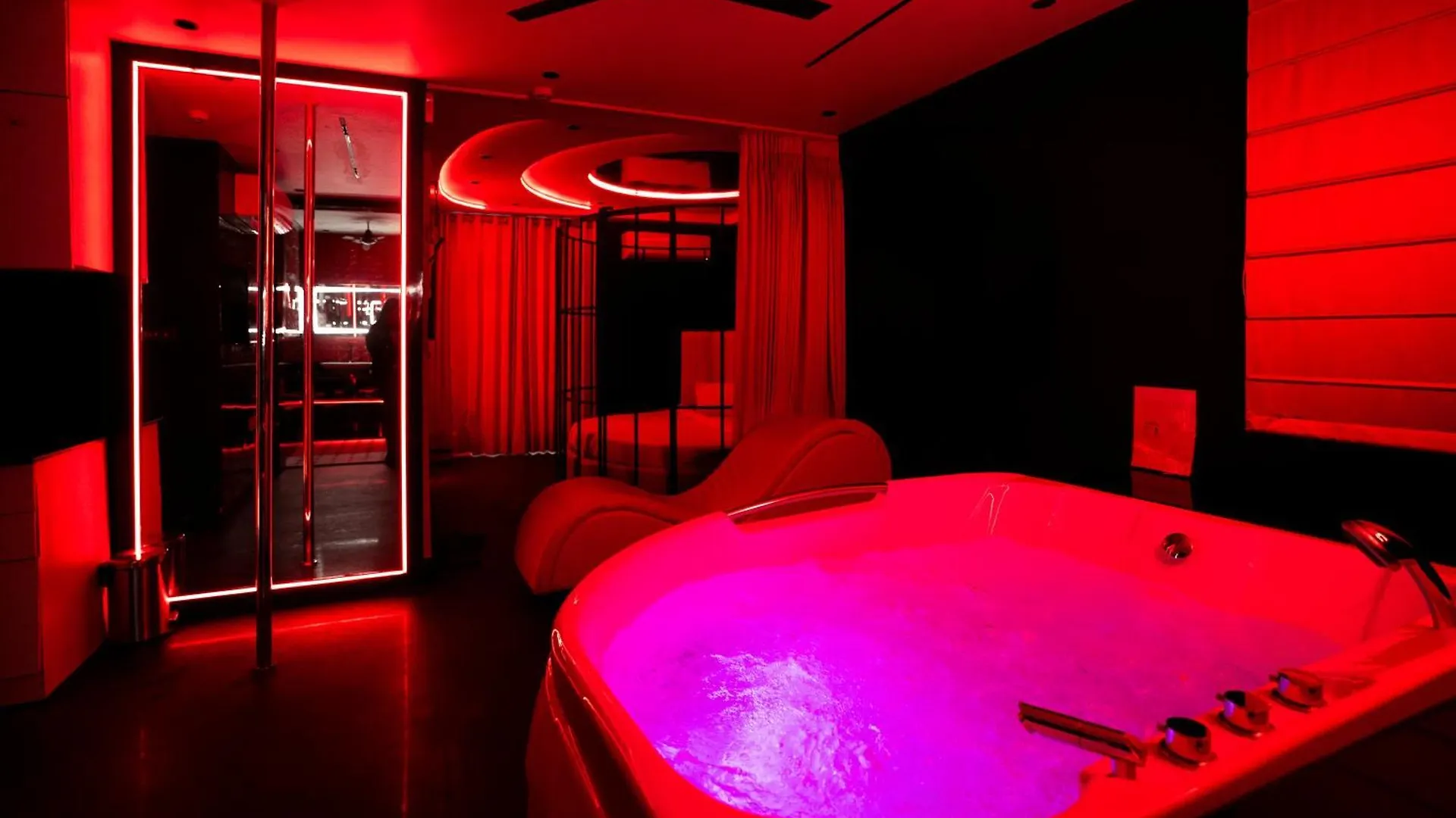 ** Hotel Orsom Stays Sassy - Sector 42 Gurgaon India