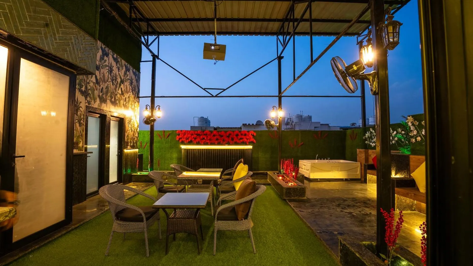 ** Hotel Orsom Stays Sassy - Sector 42 Gurgaon India