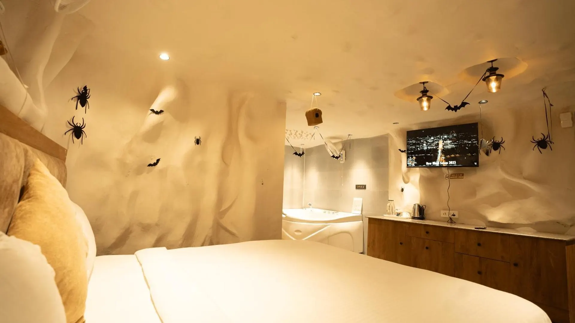 Hotel Orsom Stays Sassy - Sector 42 Gurgaon
